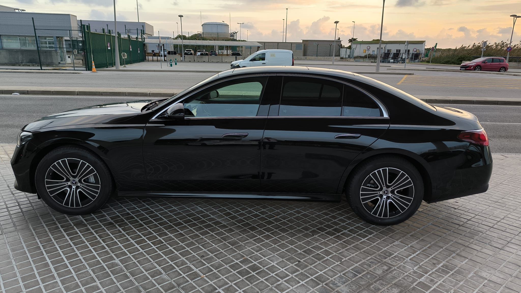 Business Sedan - Mercedes-Benz E-Class